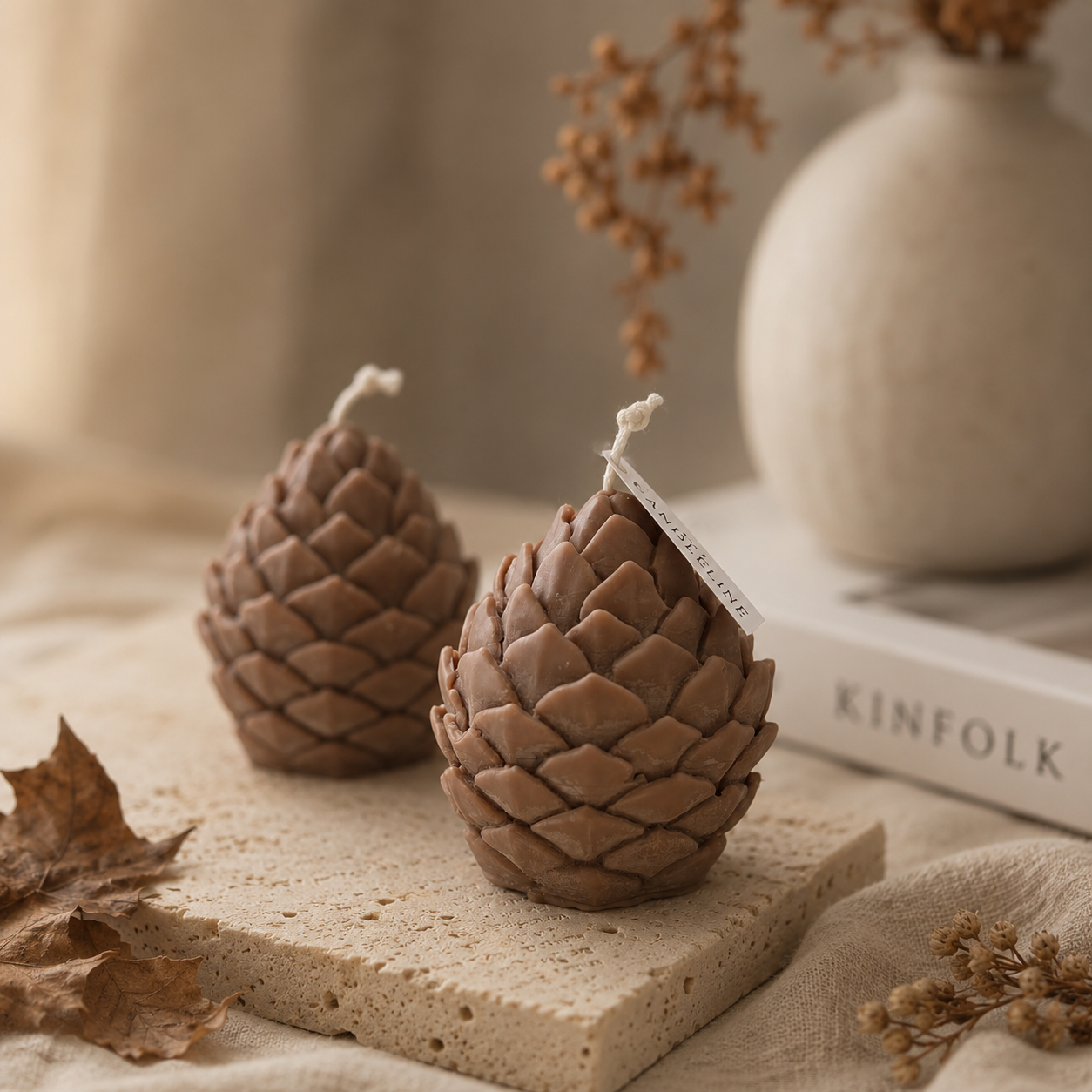 Pine Cone Kerze Braun