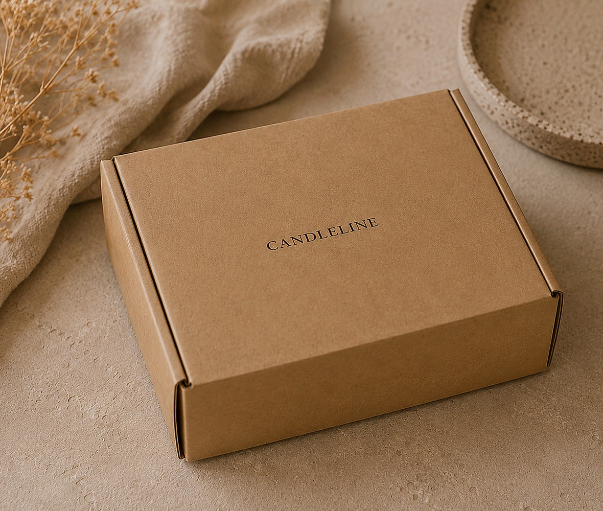 Candleline Geschenkverpackung wird fuer den Versand vorbereitet